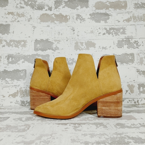 NEW Bp. Brynne Tan Faux Leather Block Heel Pointy Toe Ankle Boots D681 - Picture 5 of 11